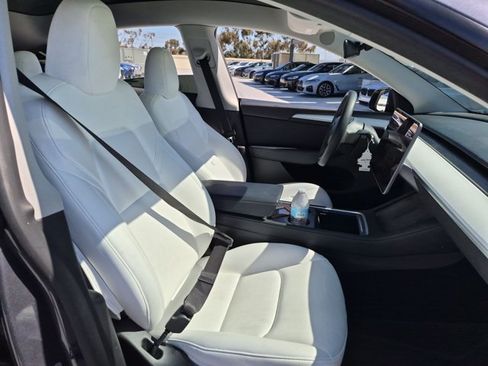 Used 2023 Tesla Model Y Long Range AWD/4WD image 13