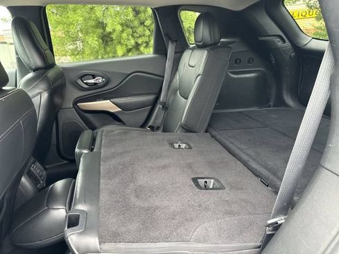 Used 2017 Jeep Cherokee Limited AWD/4WD image 14