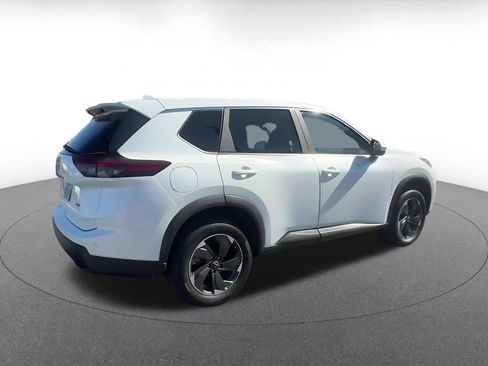 Used 2025 Nissan Rogue SV AWD/4WD image 14