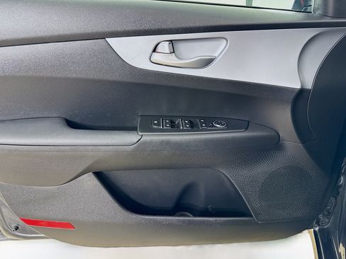 Used 2023 Kia Forte LXS FWD image 17