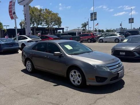 Used 2011 Ford Fusion SE w/ 201A Rapid Spec Order Code FWD image 2