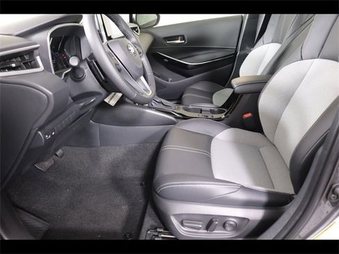 Used 2025 Toyota Corolla XSE image 22