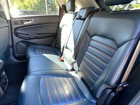 Used 2022 Ford Edge SEL w/ Sport Appearance Package image 16