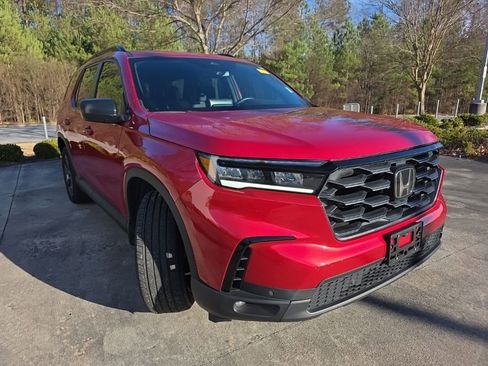 Used 2025 Honda Pilot Sport image 11