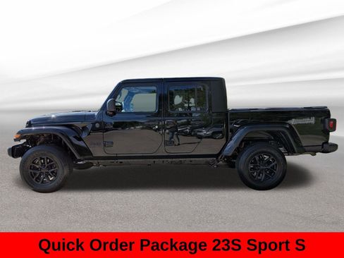 Used 2023 Jeep Gladiator Sport AWD/4WD image 12