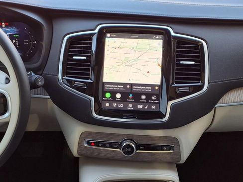 Certified 2023 Volvo XC90 T8 Ultimate w/ Protection Package Premier AWD/4WD image 16