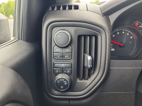Used 2021 Chevrolet Silverado 1500 Custom AWD/4WD image 21