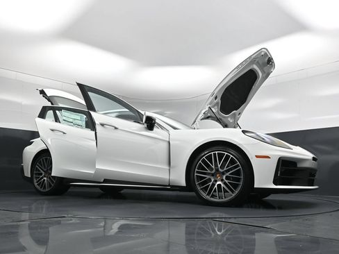 New 2026 Porsche Panamera 4 AWD/4WD image 34