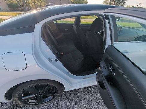 Used 2024 Nissan Sentra SR FWD image 4