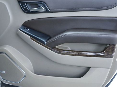 Used 2015 Chevrolet Suburban LT image 31