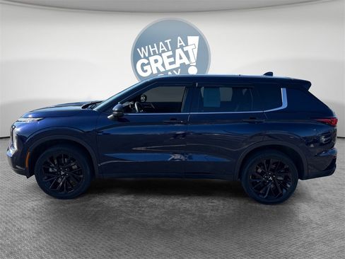 Used 2022 Mitsubishi Outlander SEL Black Edition image 7