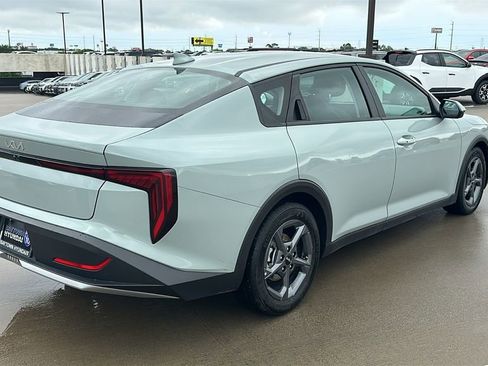 Used 2025 Kia K4 FWD image 12