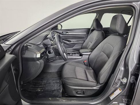 Used 2023 Nissan Altima 2.5 SV image 23