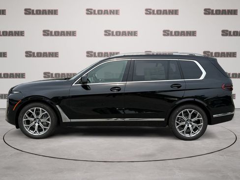 New 2027 BMW X7 xDrive40i w/ Premium Package AWD/4WD image 2