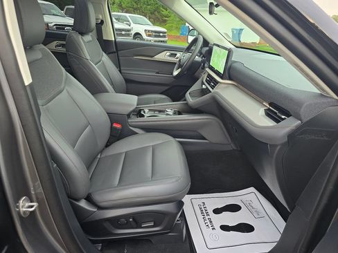 Used 2026 Ford Explorer Active w/ Active Comfort Package AWD/4WD image 15
