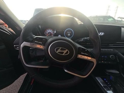 Used 2025 Hyundai Elantra SEL FWD image 10