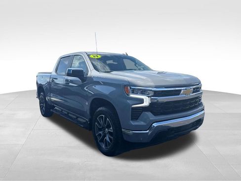 Used 2024 Chevrolet Silverado 1500 LT AWD/4WD image 8