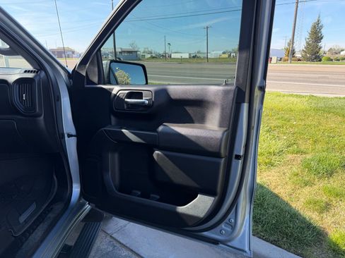 Used 2023 Chevrolet Silverado 1500 Custom image 12