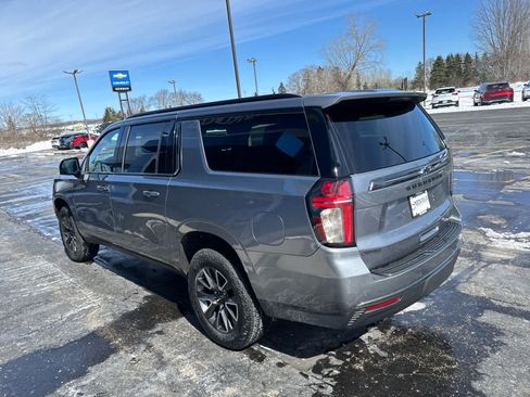 Used 2022 Chevrolet Suburban Z71 w/ Luxury Package image 10