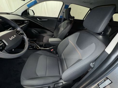 New 2026 Kia Niro LX image 13