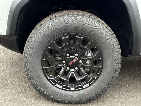 New 2026 GMC Canyon Elevation w/ Convenience Package image 7