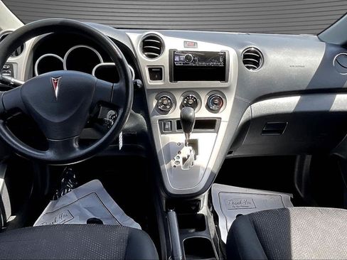 Used 2010 Pontiac Vibe w/ Preferred Package FWD image 7