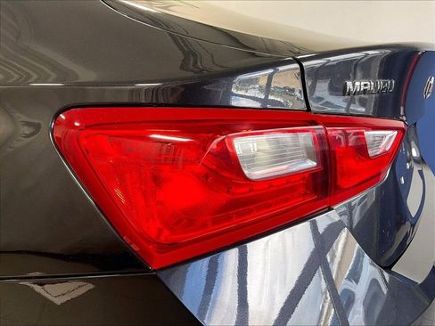 Used 2023 Chevrolet Malibu LT FWD image 33