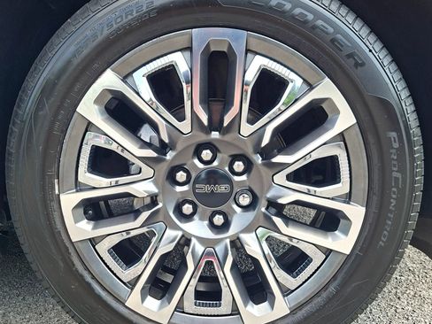 Used 2023 GMC Yukon XL Denali Ultimate AWD/4WD image 45