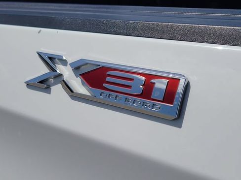 Used 2023 GMC Sierra 1500 SLT w/ SLT Premium Plus Package AWD/4WD image 10