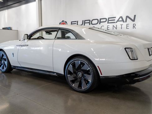 Used 2026 Rolls-Royce Spectre image 40