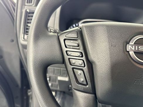 Used 2023 Nissan Frontier SV w/ Midnight Edition Package image 9