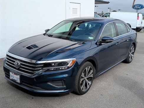 Used 2021 Volkswagen Passat 2.0T SE FWD image 2