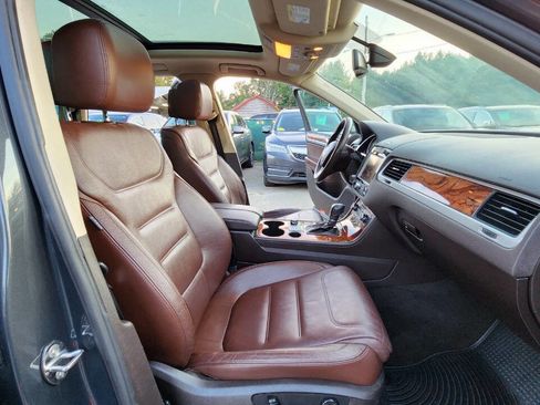 Used 2012 Volkswagen Touareg Executive image 47