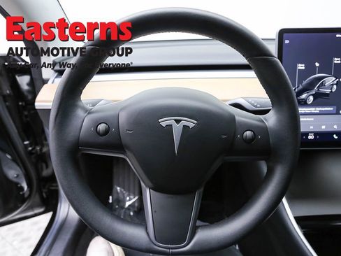 Used 2019 Tesla Model 3 Long Range image 10