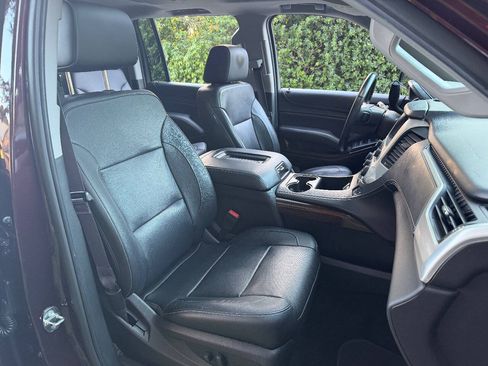 Used 2017 GMC Yukon XL SLT w/ Open Road Package AWD/4WD image 35