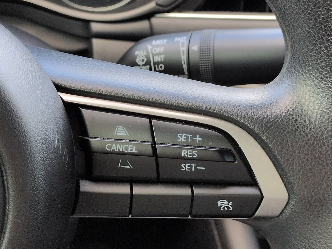 Used 2024 MAZDA MAZDA3 s FWD image 25