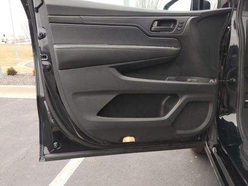 Used 2024 Honda Odyssey Sport image 12