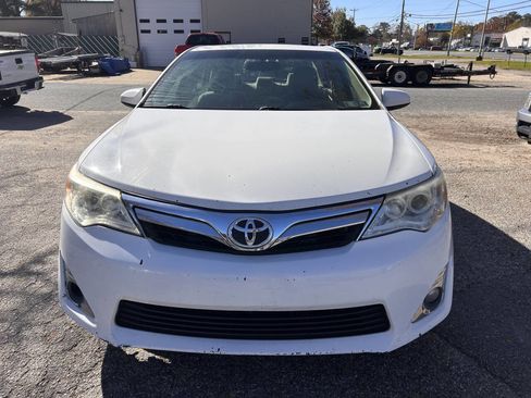 Used 2012 Toyota Camry XLE image 3