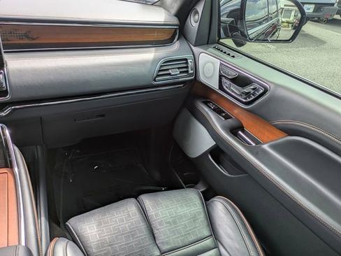 Certified 2024 Lincoln Navigator L Black Label AWD/4WD image 17