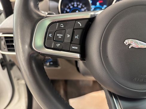 Used 2020 Jaguar F-PACE Prestige image 12