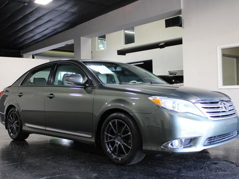 Used 2011 Toyota Avalon FWD image 1