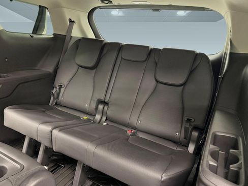Used 2025 Kia Carnival SX Prestige FWD image 34