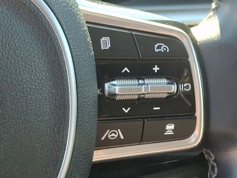 Certified 2024 Kia Sorento S image 23