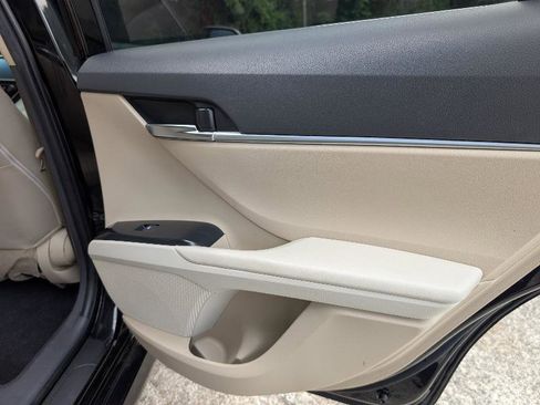 Used 2018 Toyota Camry LE FWD image 20