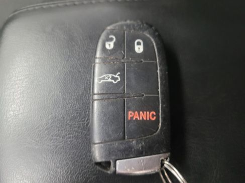 Used 2015 Chrysler 200 Limited w/ Convenience Group image 32