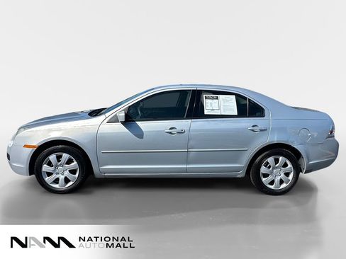 Used 2006 Ford Fusion SE FWD image 2