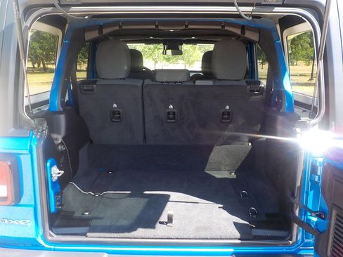 Used 2024 Jeep Wrangler Unlimited w/ Convenience Group image 7