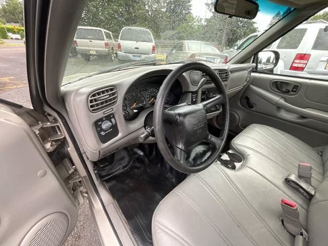 Used 2000 GMC Sonoma SL RWD image 10