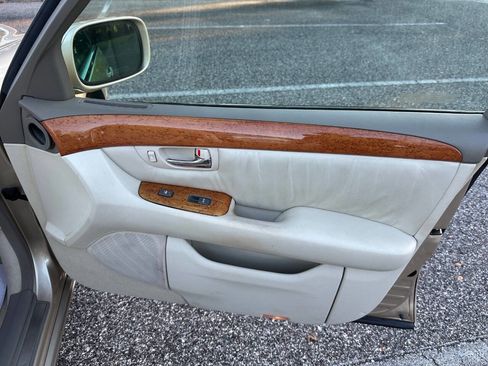 Used 2001 Lexus LS 430 image 29