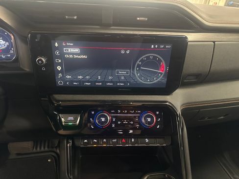 Used 2024 GMC Sierra 1500 AT4 w/ Technology Package AWD/4WD image 19